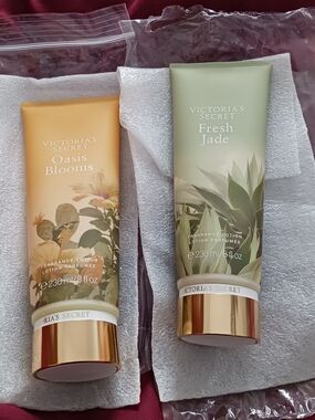 Victoria's Secret Fresh Jade & Oasis Blooms Fragrance Lotion Duo - Green & Peach